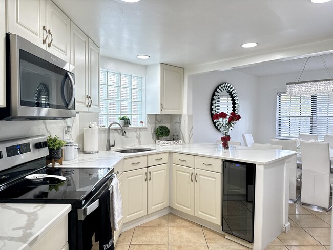 Building Photo - 152 Weybridge Cir