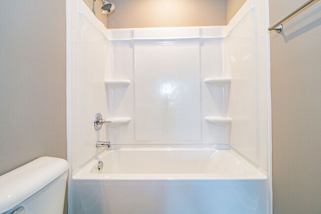 Building Photo - 325 Landrum Pl