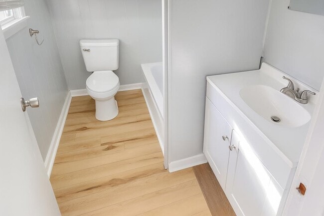 Building Photo - 746 8th St