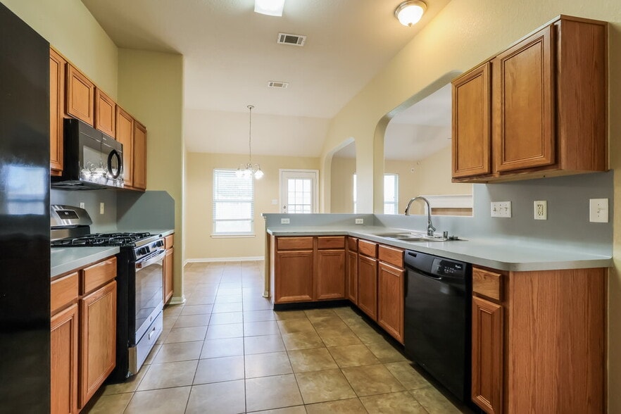 Building Photo - 5203 Lost Cove Ln