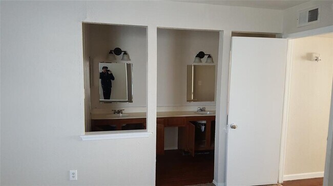 Building Photo - 2015 Bridger Dr