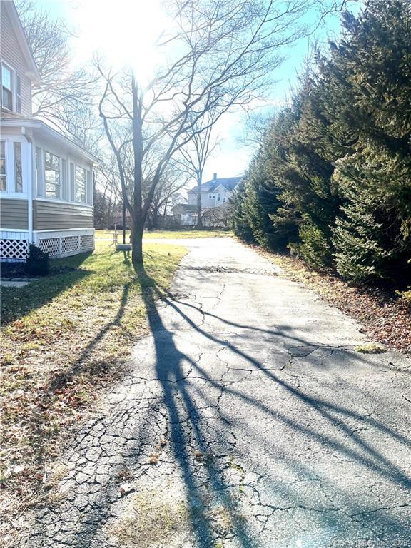 Building Photo - 231 Nichols Ave