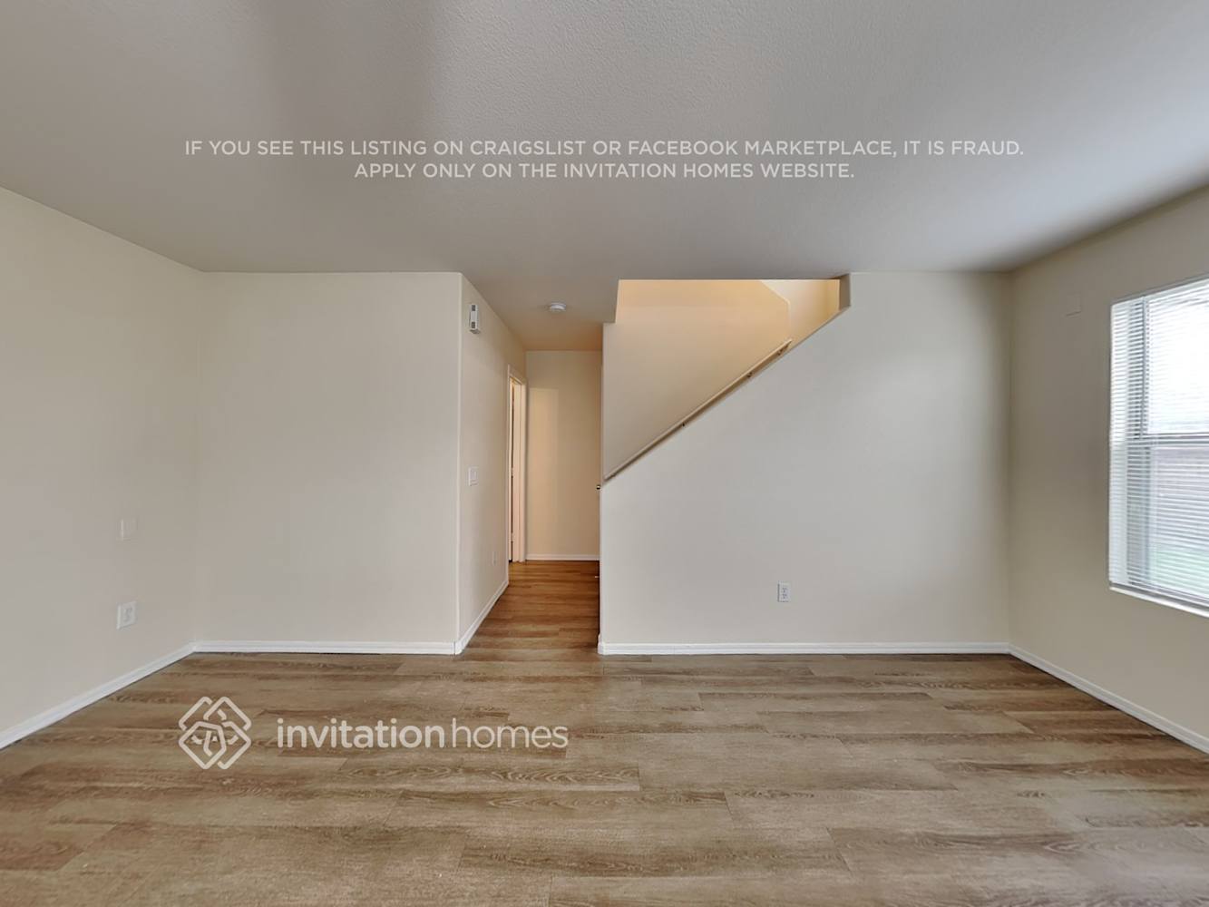 Building Photo - 2415 E Palm Beach Dr