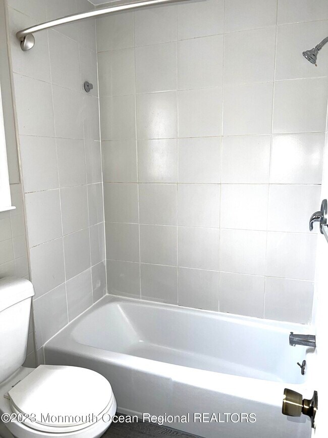 Building Photo - 215 Washington St