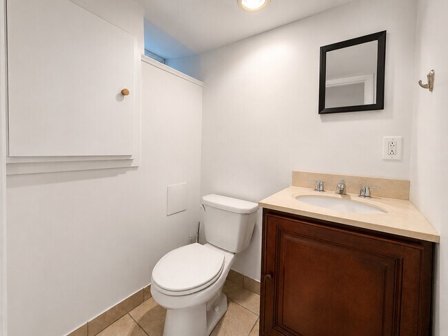 Building Photo - 1629 S Jessup St