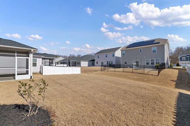 Building Photo - 138 Willow Grove Ln