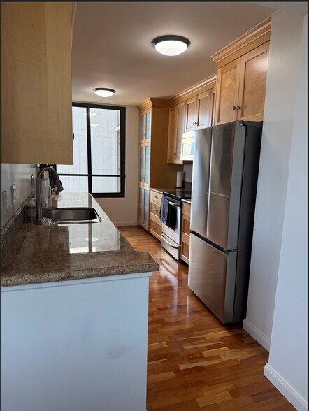 Building Photo - 150 Lombard St