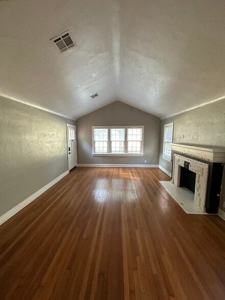 Building Photo - 1015 NW 40th St