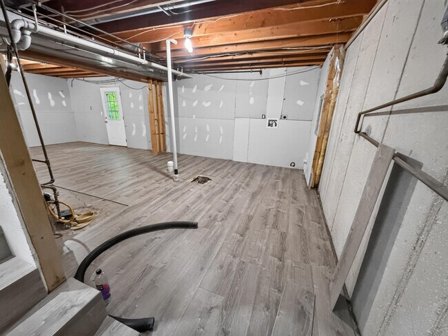 Building Photo - 5318 Godas Cir