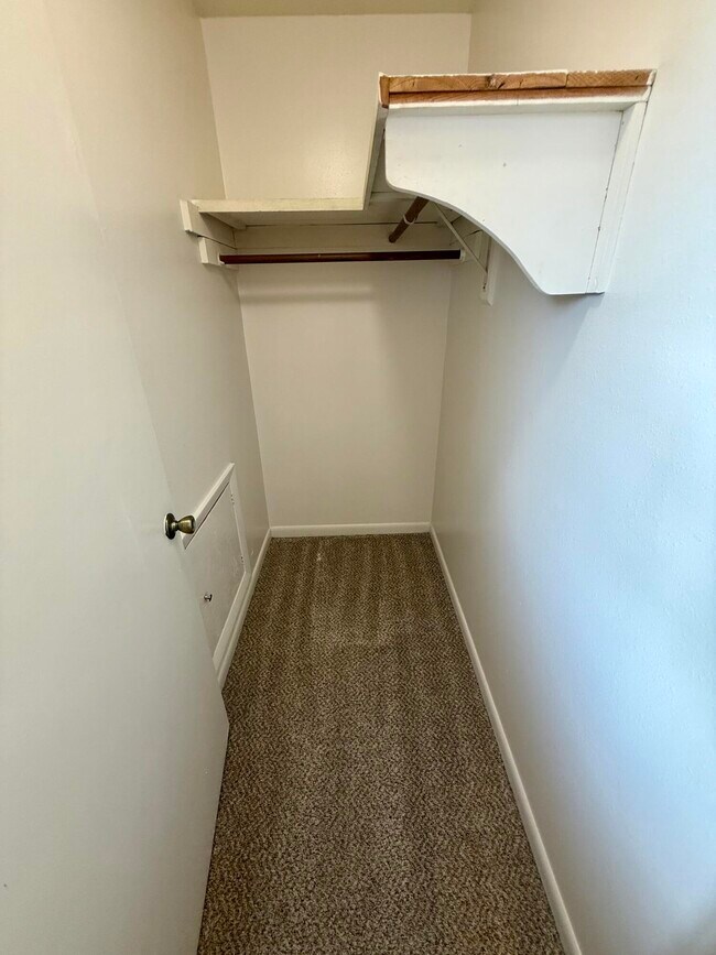 Building Photo - 153 Scottwood Dr SE