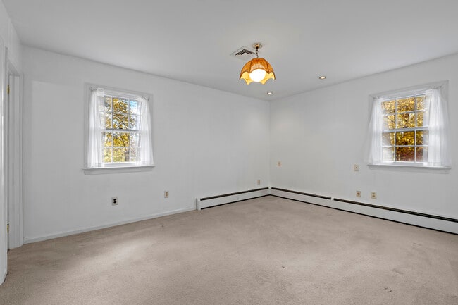 Building Photo - 3 Parsell Ln