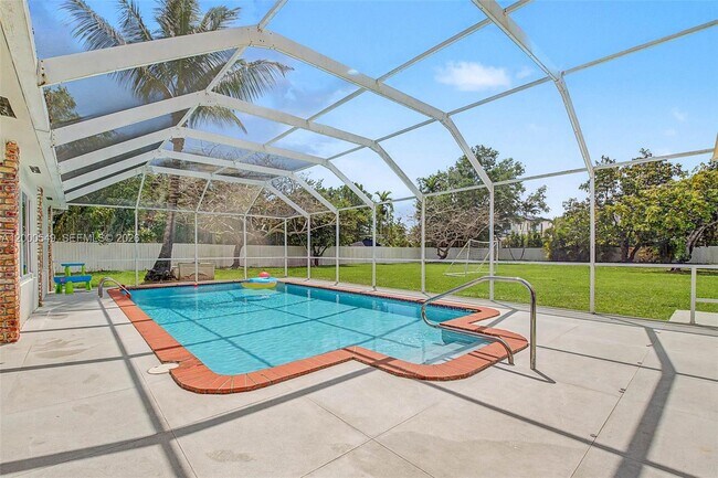 Building Photo - 7230 SW 104th St