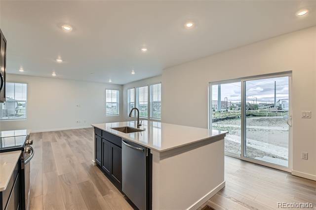 Building Photo - 4858 Astor Pl