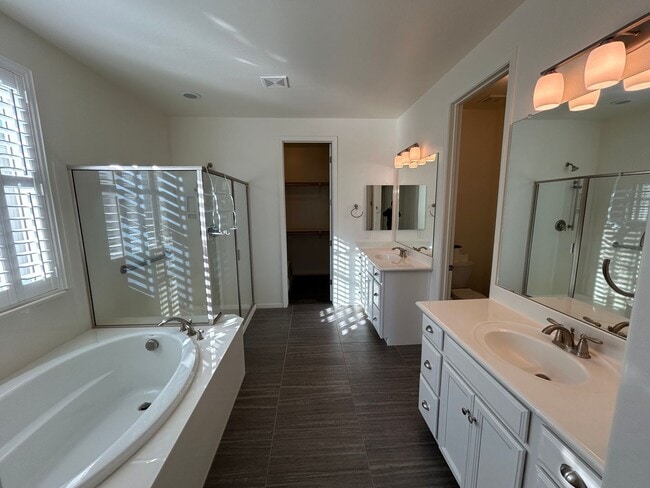 Building Photo - 8609 N 89th Dr