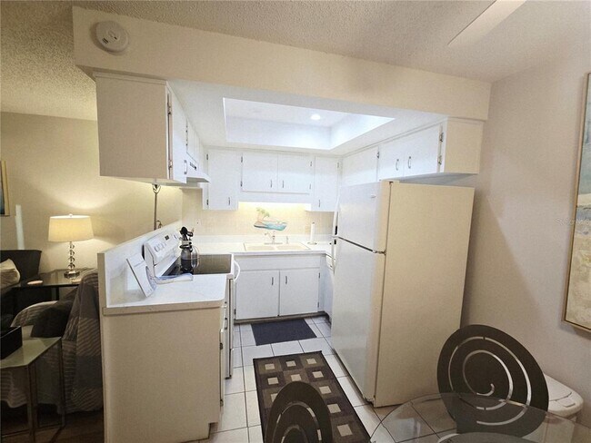 Building Photo - 4345 Tahitian Gardens Cir