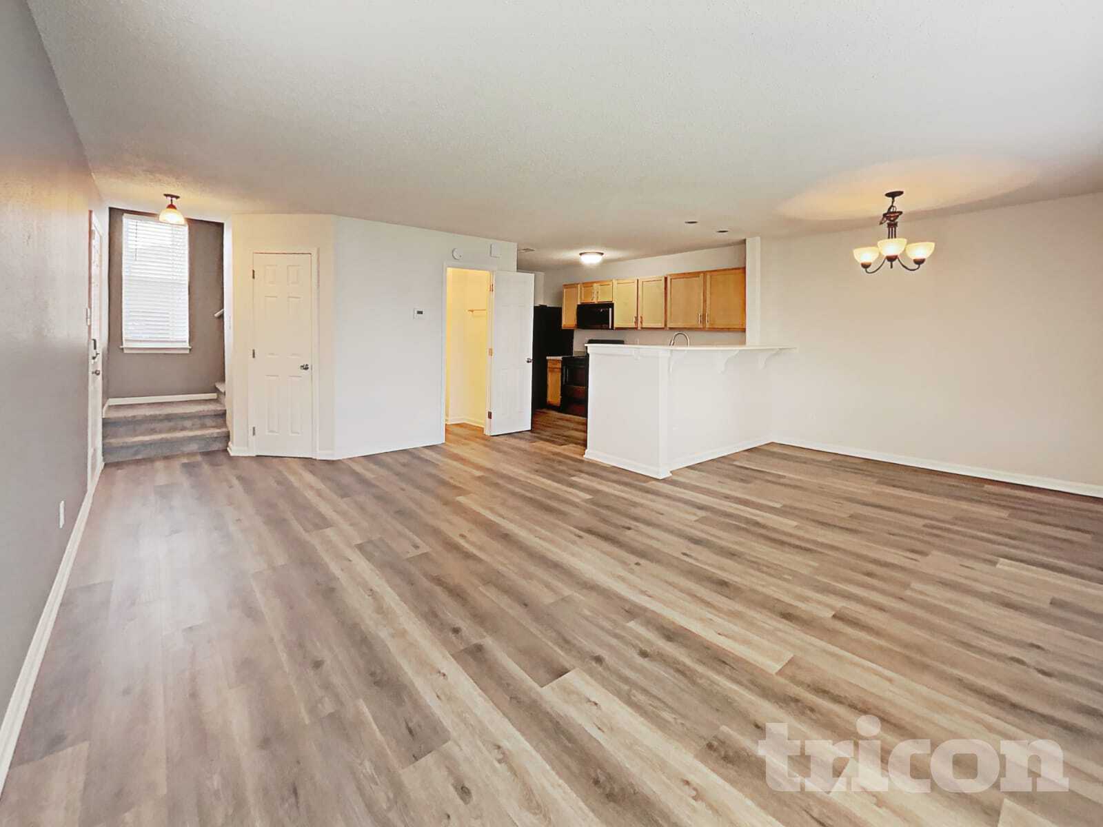 Building Photo - 4525 Connaught Dr E