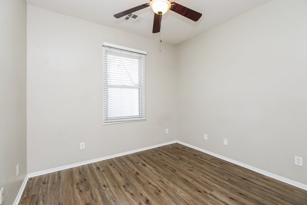Building Photo - 2121 E Huntington Dr