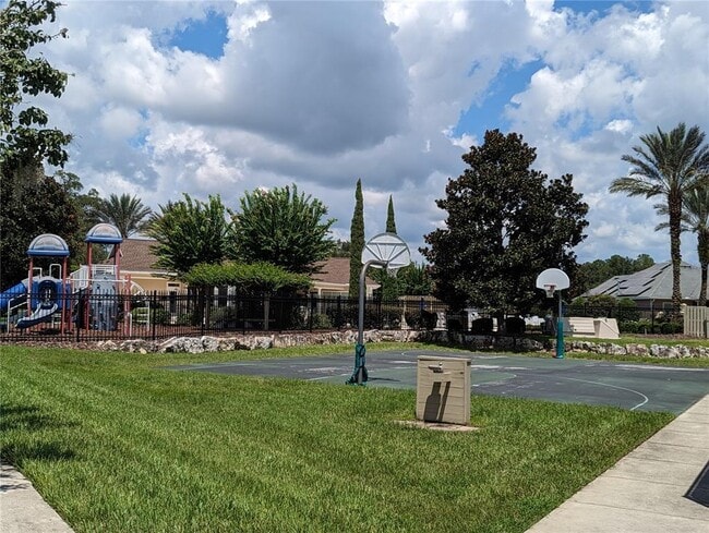 Building Photo - 8608 SW 77th Ave