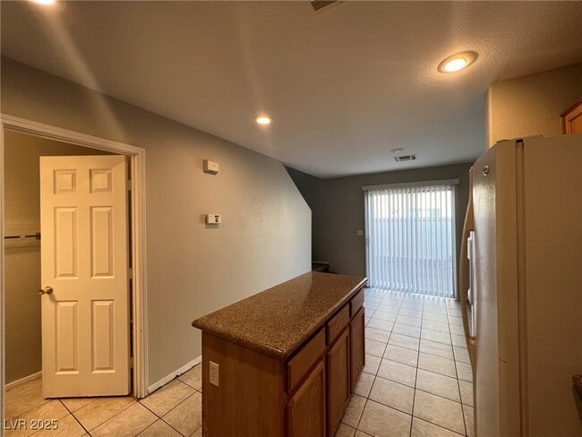 Building Photo - 6462 Abbey Door Ct