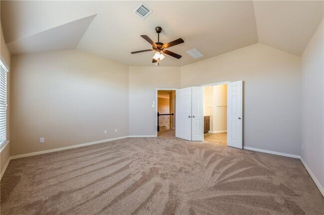 Building Photo - 2005 Santa barbara Ct