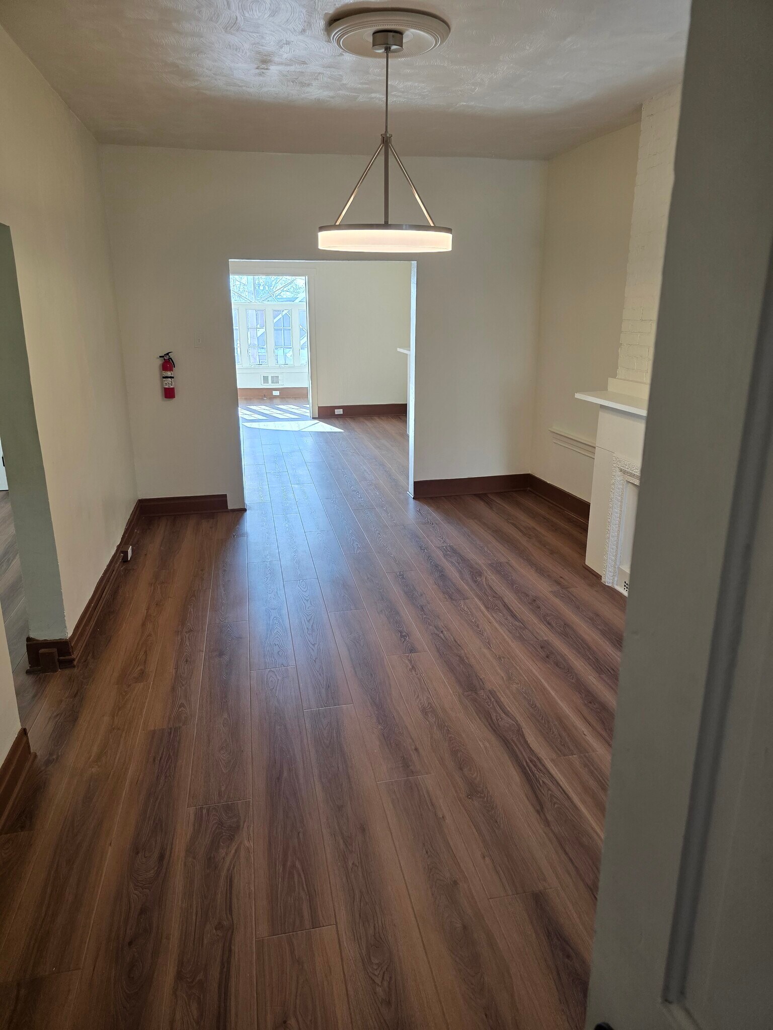 Building Photo - 727 Hill Ave