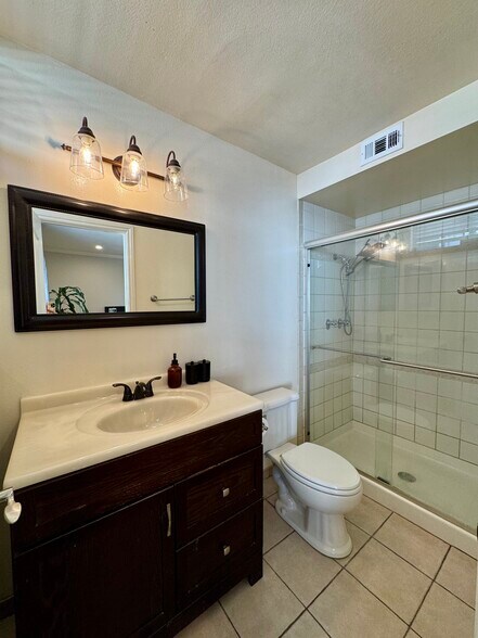 Building Photo - 31555 Lindero Canyon Rd