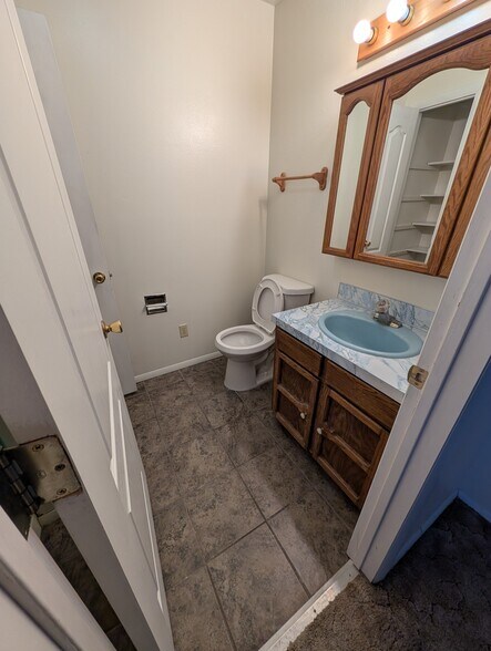 Building Photo - 2030 Ardella Dr