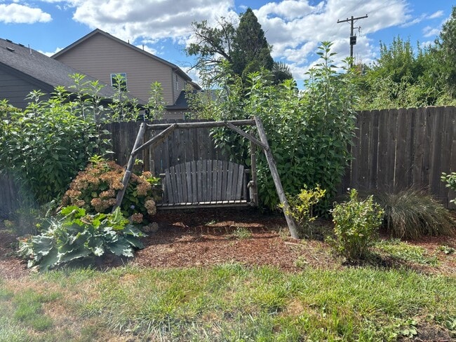 Building Photo - 3 Bedroom 2 Bath Single Family House