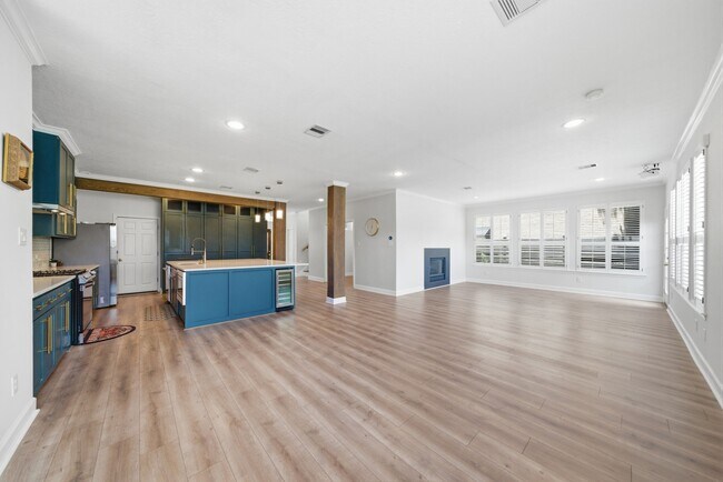 Building Photo - 1413 Whispering Pines Dr