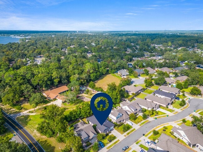 Building Photo - 802 Raihope Way