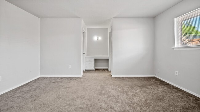 Building Photo - 406 Pamela Dr