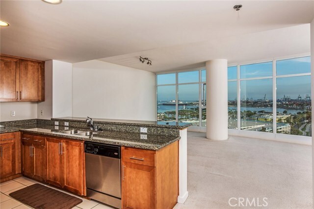 Building Photo - 411 W Seaside Way