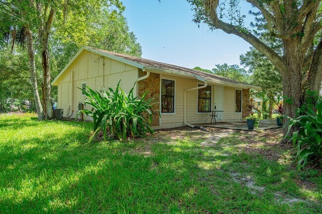 Building Photo - 11735 150th Ct N
