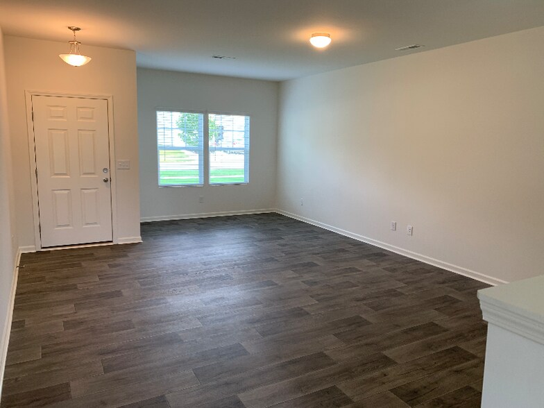 Building Photo - 3852 Tersk Dr