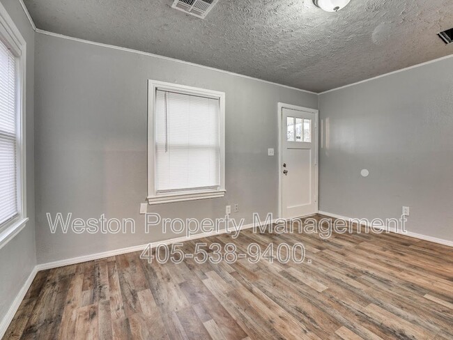Building Photo - 2604 NE 22nd St