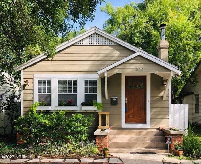 Primary Photo - 2122 Dellwood Ave