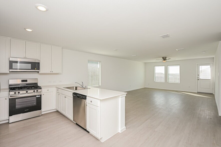 Building Photo - 10713 Revolver Dr