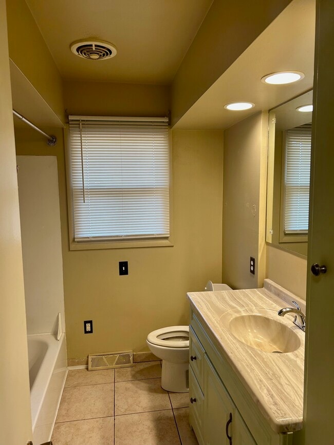 Building Photo - 245 Winchester Rd