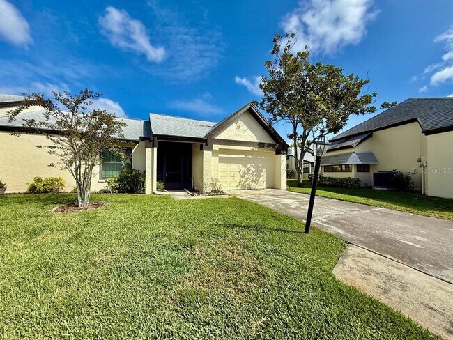 Building Photo - 940 Rosewood Ln