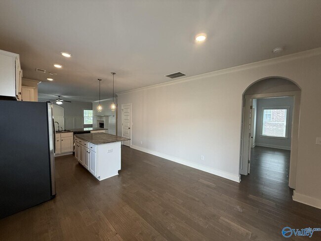 Building Photo - 22 Desert Oak Ct SW