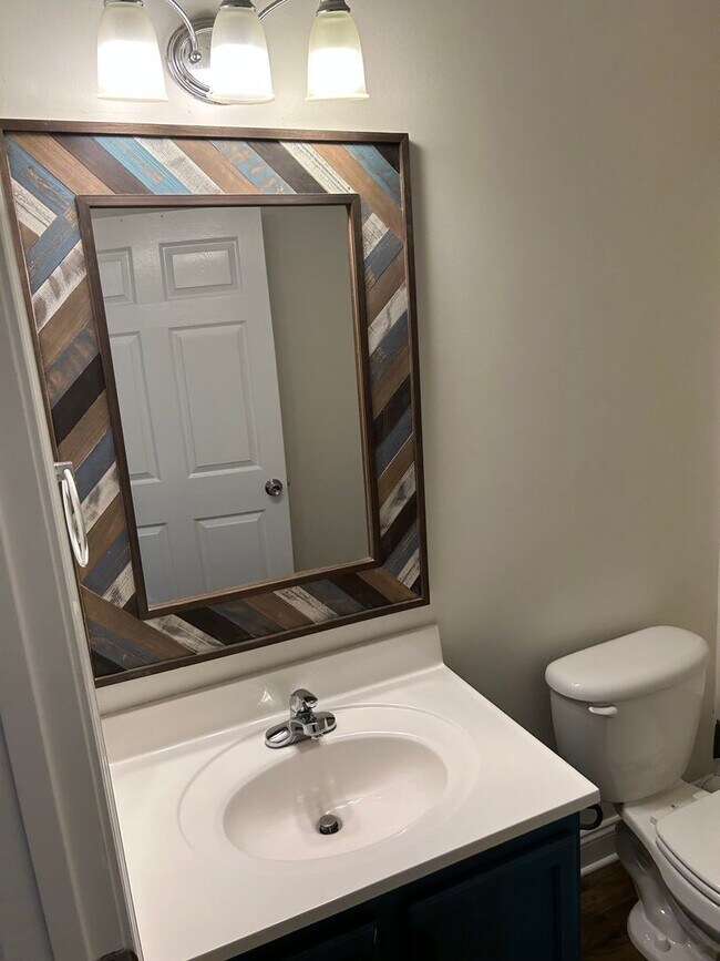 Building Photo - Now available:  Three bedroom, 1.5 bath home in Maryville City