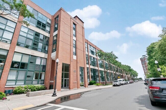 Primary Photo - 42 8th St