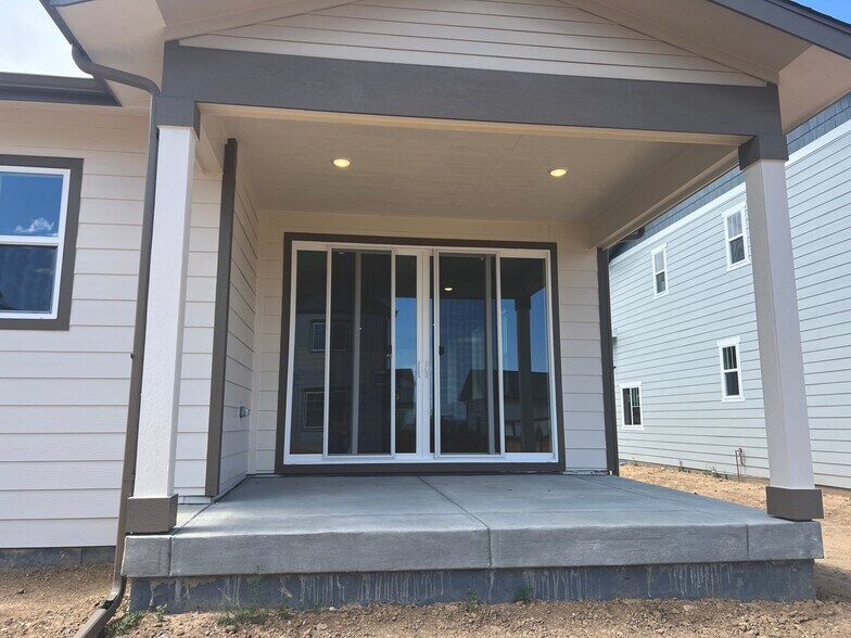 Building Photo - 2645 Sawyer Ln