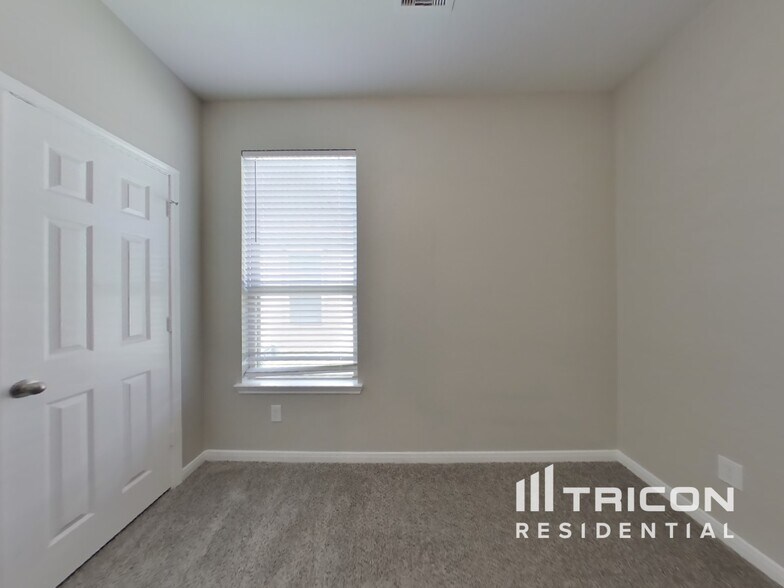 Building Photo - 4702 Westfield Pines Dr
