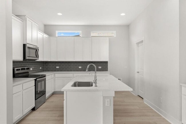 Building Photo - 2210 Vino Dulce