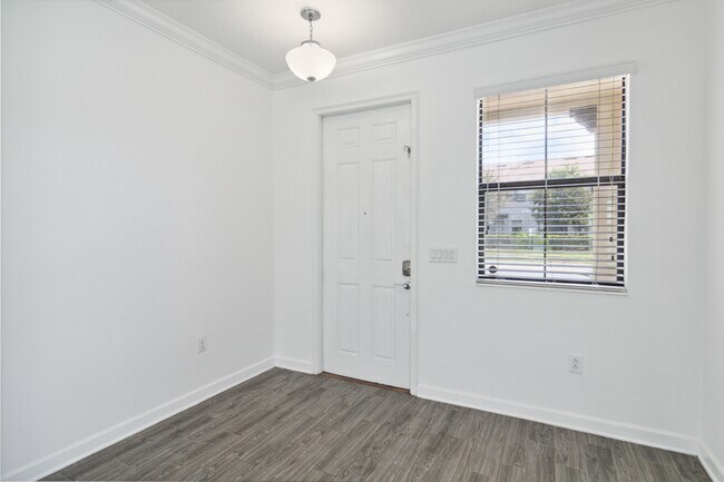 Building Photo - 1318 Royal St. George Blvd