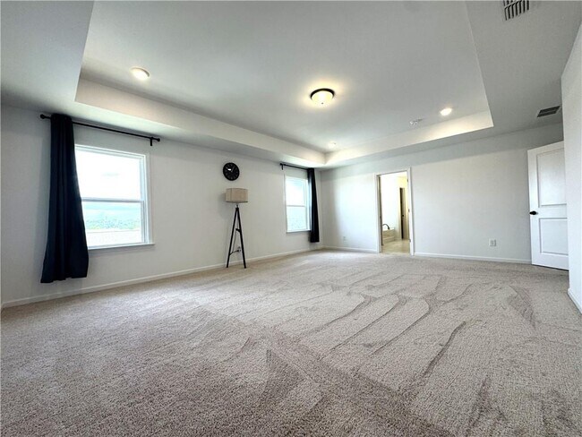 Building Photo - 690 Avignon Blvd