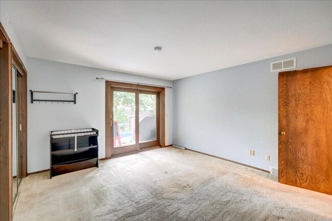 Building Photo - Parkwood Hills – Spacious 4 Bedroom, 3 Bat...