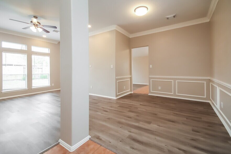 Building Photo - 204 Green Cedar Dr
