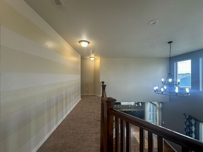 Building Photo - This 4bd home is waiting for you!